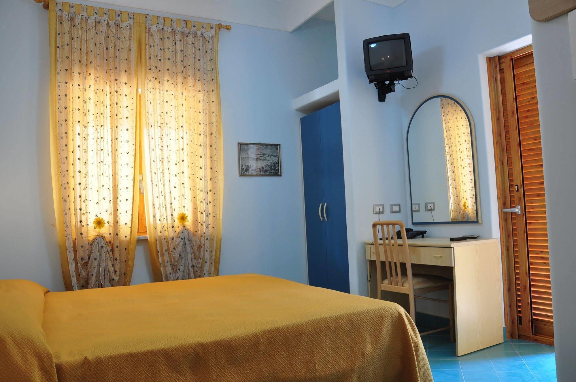 Hotel Villa Sirena Sant'Angelo  Zewnętrze zdjęcie